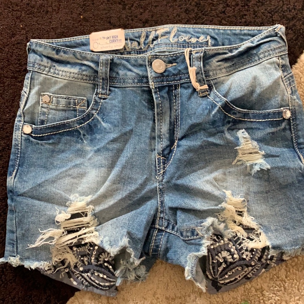 Shorty shorts